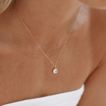 Collar de piedra de nacimiento
