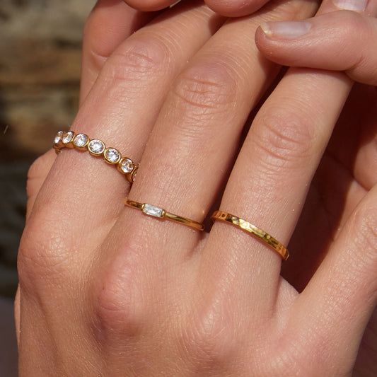 Anillo de cristal delicado