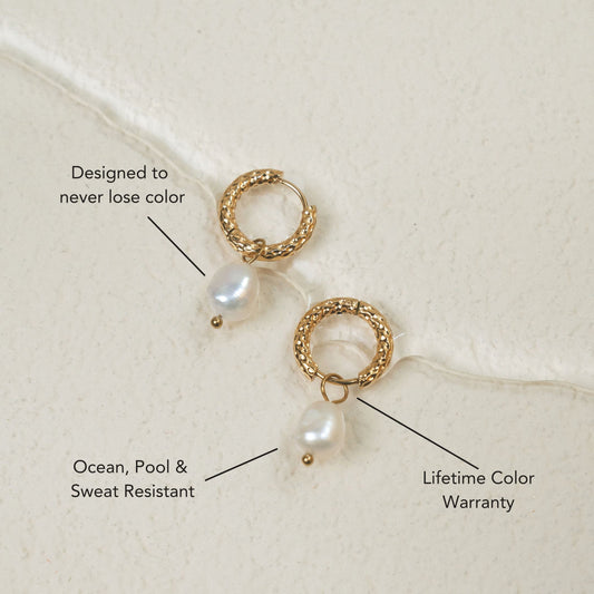 Pendientes de aro con perlas martilladas